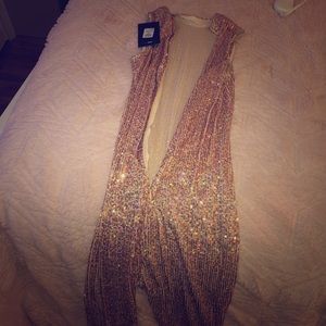 It’s a sexy jumpsuit from fashion nova!